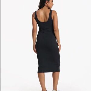 Vuori halo essential dress size Large